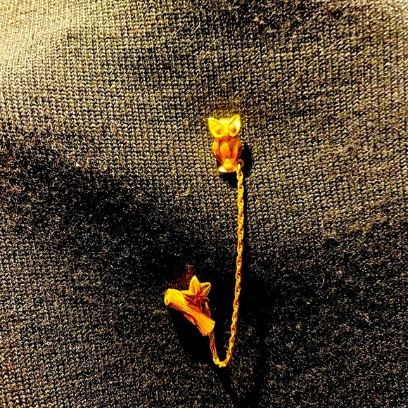 Sweet vintage Trifari stick pin - Picture 2 of 4